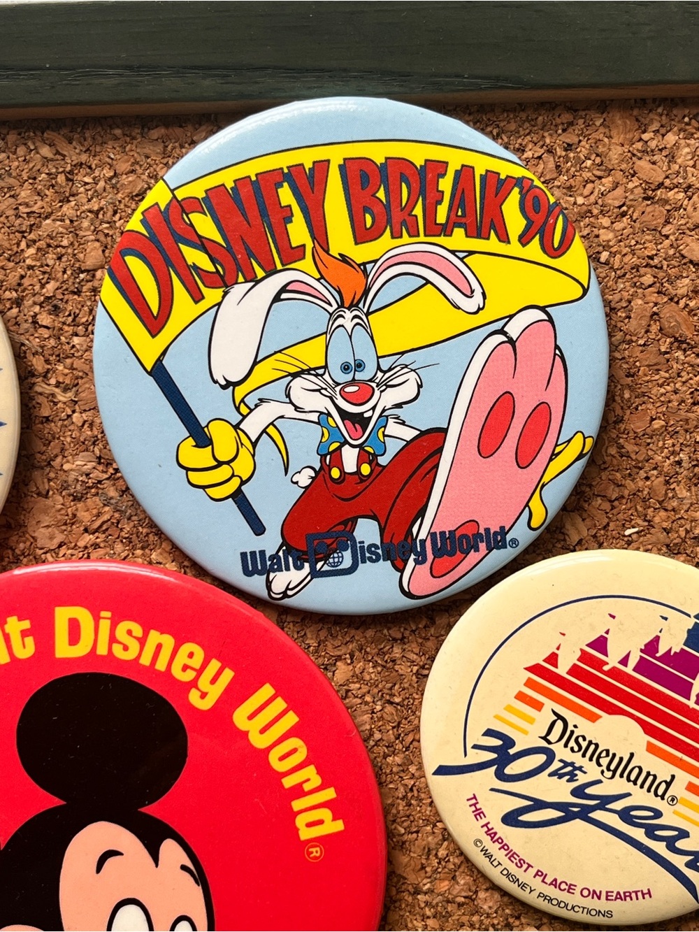 Vintage Pinback Button Lot of 8 Walt Disney World Disneyland w Bulletin Board - Picture 5 of 16